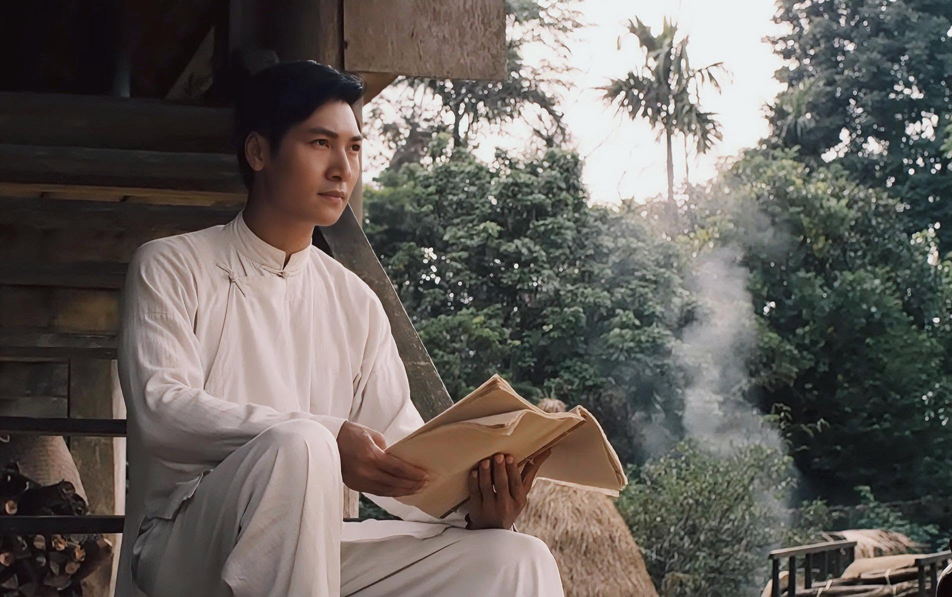 Nam diễn vi&ecirc;n gi&agrave;u nhất miền Bắc: Vợ l&agrave; "thanh mai tr&uacute;c m&atilde;", x&acirc;y biệt thự xa xỉ như kh&aacute;ch sạn 5 sao- Ảnh 2.