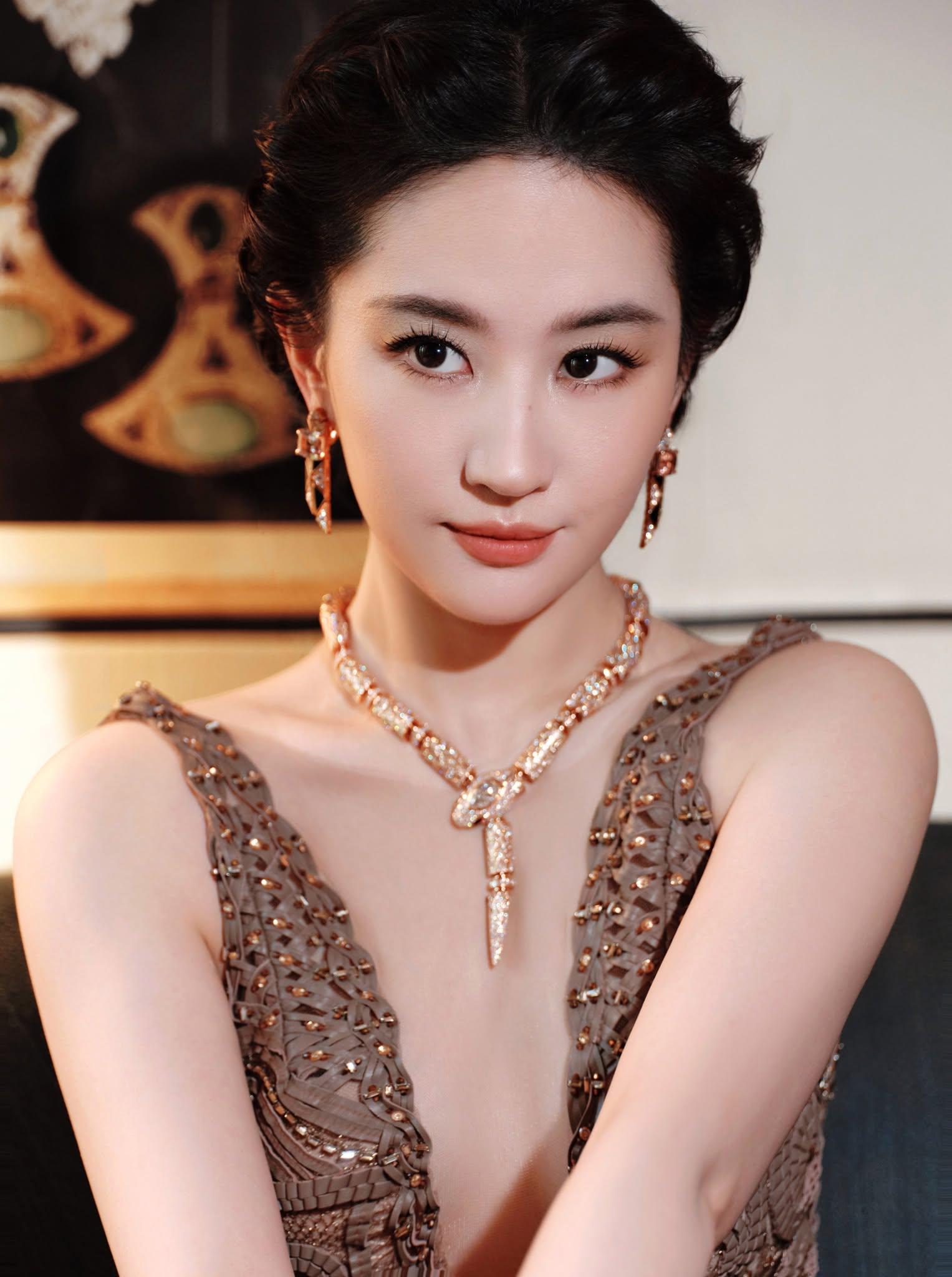 Lưu Diệc Phi kh&ocirc;ng hơn thua, Lưu Diệc Phi hơn hẳn!- Ảnh 5.