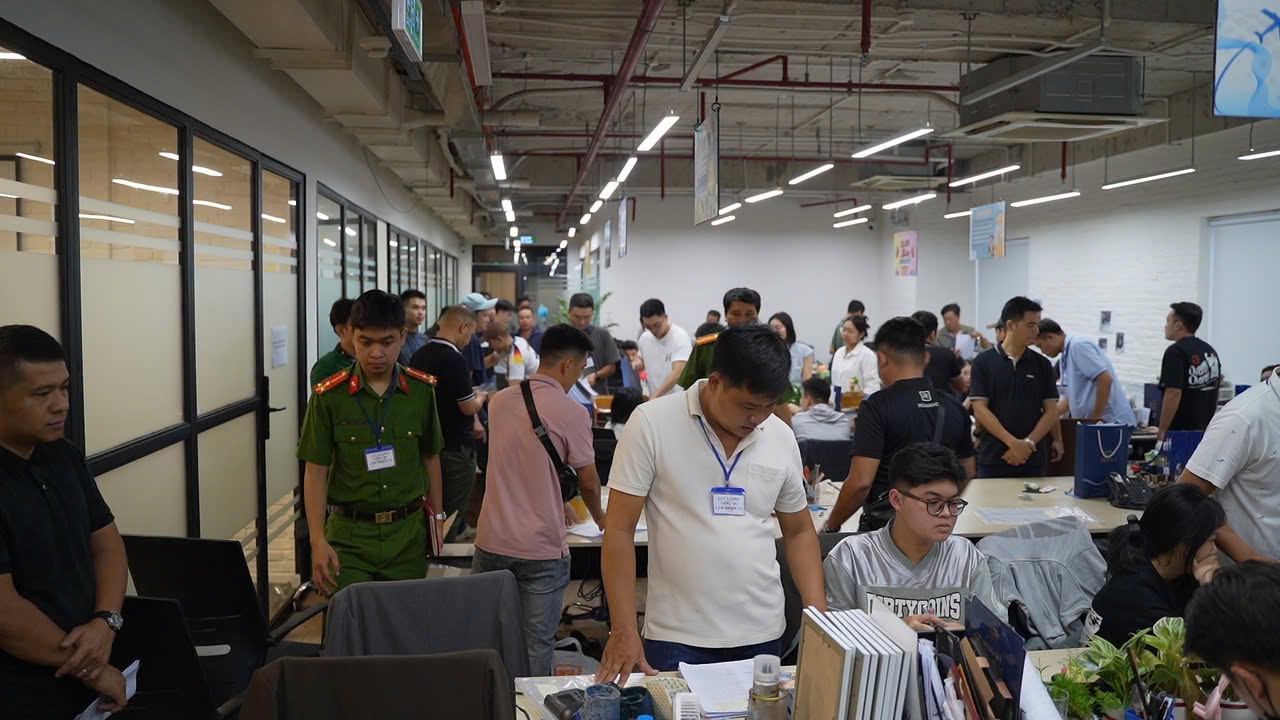 Chiêu trò lừa đảo mua bán kỳ nghỉ của Meli Club: 5 nhân viên thay nhau vây ráp, "bào" sạch 5 tỷ đồng của người phụ nữ ở TP.HCM- Ảnh 2. Chiêu trò lừa đảo mua bán kỳ nghỉ của Meli Club: 5 nhân viên thay nhau vây ráp, "bào" sạch 5 tỷ đồng của người phụ nữ ở TP.HCM- Ảnh 2.
