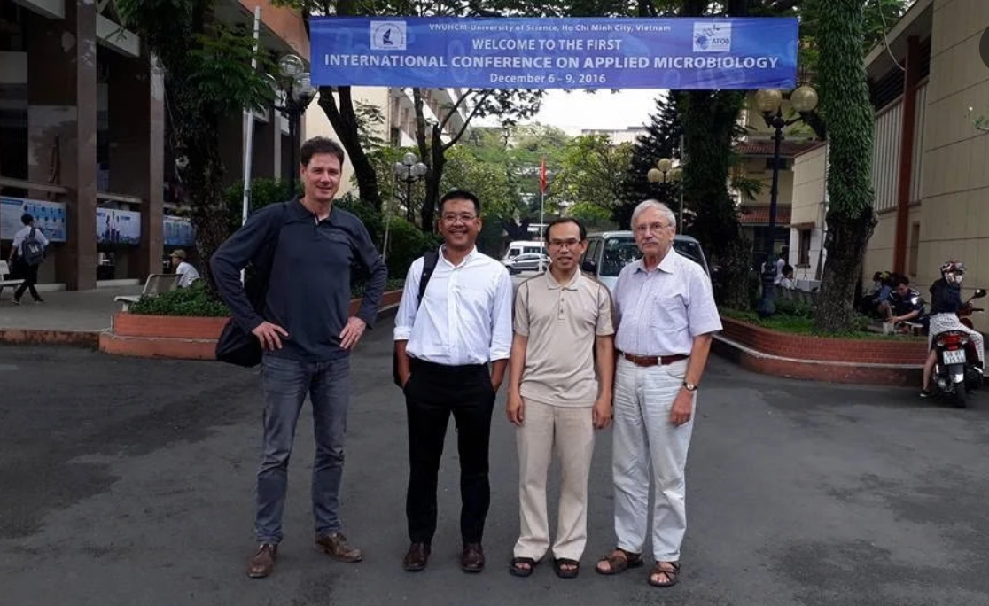 Bỏ lại sự nghiệp bao người mơ ước ở Mỹ, Ph&oacute; Gi&aacute;o sư trở về gieo mầm khoa học Việt - Ảnh 2.