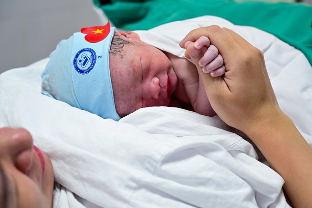 Tin vui cho tất cả phụ nữ sinh con thứ hai từ ngày 1/7 tới đây- Ảnh 1. Tin vui cho tất cả phụ nữ sinh con thứ hai từ ngày 1/7 tới đây- Ảnh 1.
