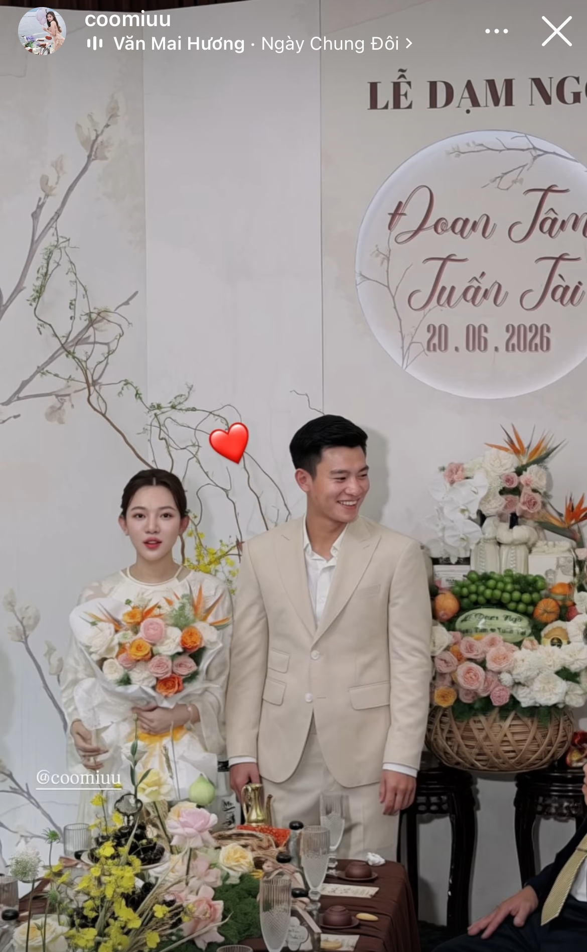 Phan Tuấn T&agrave;i v&agrave; bạn g&aacute;i hot girl l&agrave;m lễ dạm ng&otilde; sau 2 ng&agrave;y c&ocirc;ng khai cầu h&ocirc;n, phản ứng trước tin đồn "cưới chạy bầu" - Ảnh 1.