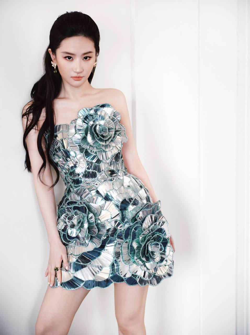 Lưu Diệc Phi kh&ocirc;ng hơn thua, Lưu Diệc Phi hơn hẳn!- Ảnh 1.