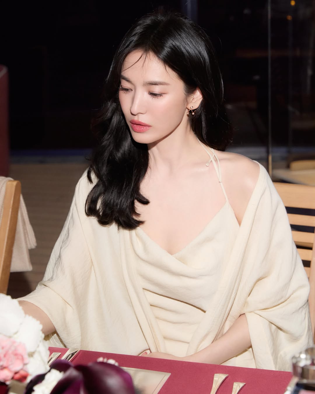 Song Hye Kyo lả lơi khoe lưng trần sexy hết cỡ- Ảnh 6.