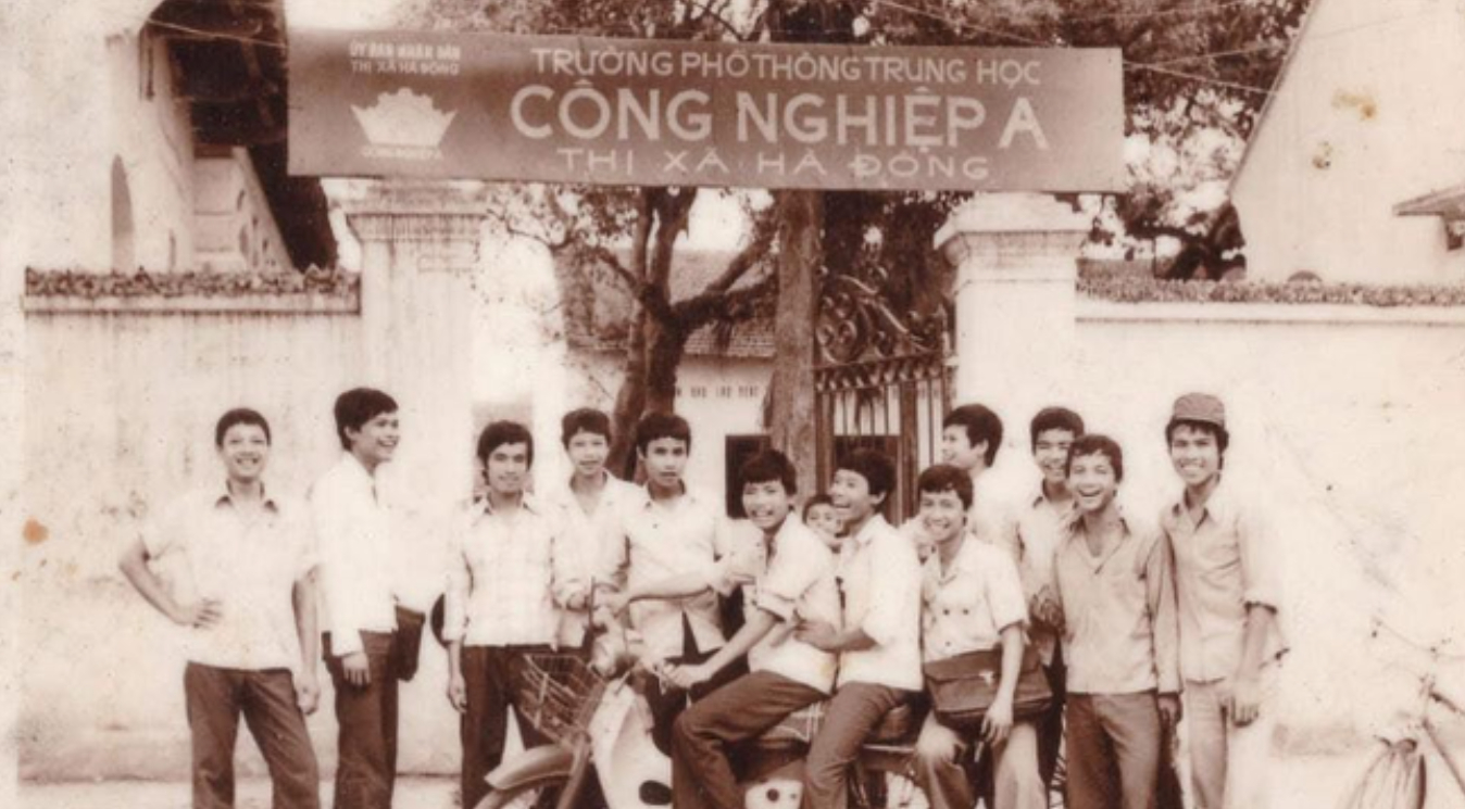 Ng&ocirc;i trường THPT c&ocirc;ng lập đang khiến phụ huynh H&agrave; Nội sửng sốt: 4 năm li&ecirc;n tiếp, từ 2023 - 2026 đều c&oacute; điểm chuẩn cao nhất Thủ đ&ocirc;!- Ảnh 2.