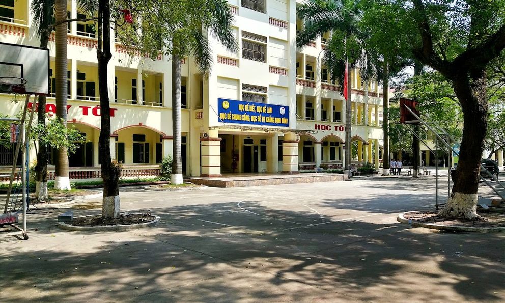 Ng&ocirc;i trường THPT c&ocirc;ng lập đang khiến phụ huynh H&agrave; Nội sửng sốt: 4 năm li&ecirc;n tiếp, từ 2023 - 2026 đều c&oacute; điểm chuẩn cao nhất Thủ đ&ocirc;!- Ảnh 1.