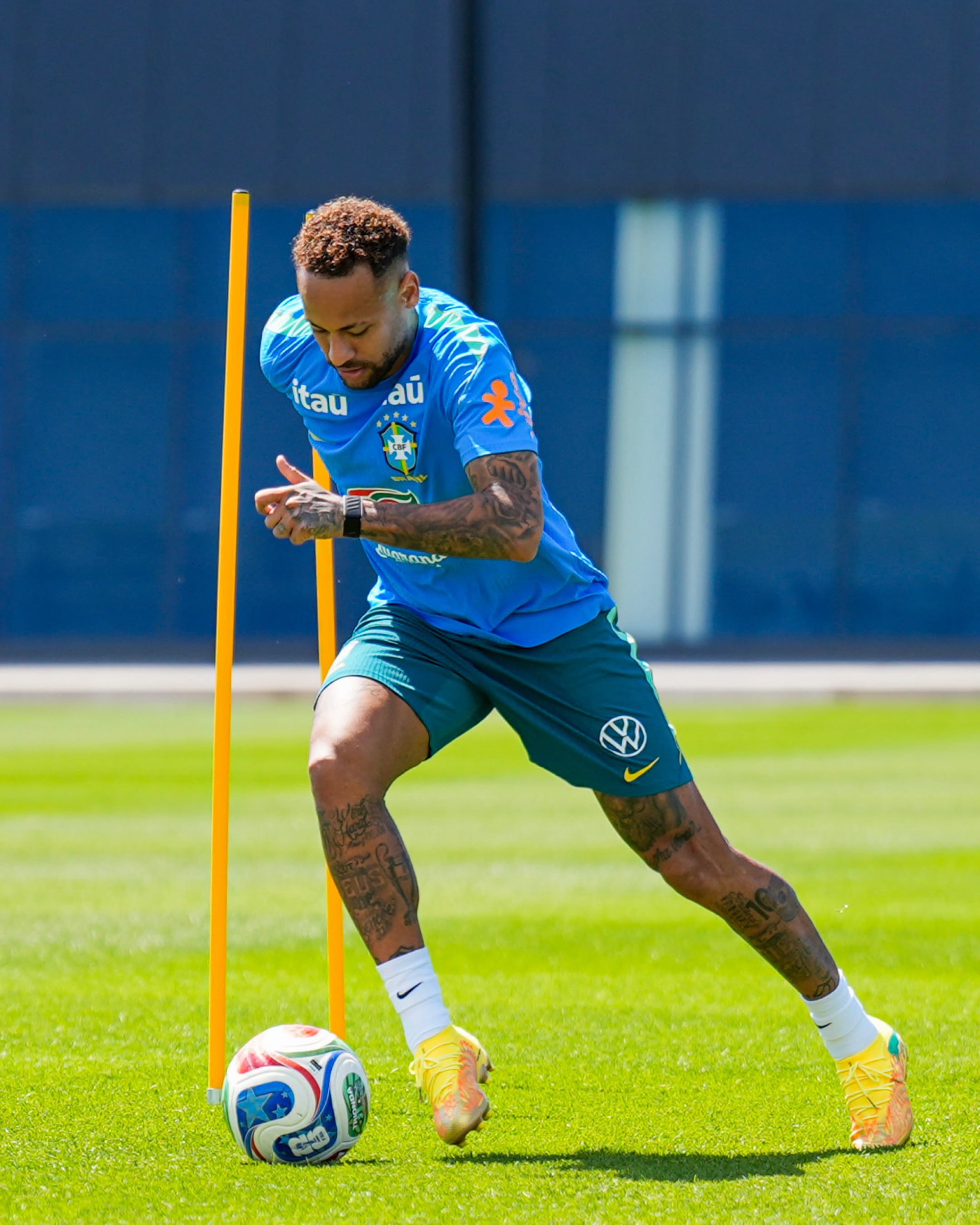 Đ&acirc;y rồi! Neymar t&aacute;i xuất- Ảnh 1.