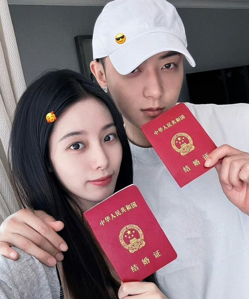 Lan truyền ảnh n&agrave;ng thơ gen Z sang Mỹ kh&aacute;m thai sinh con cho &ldquo;chủ tịch showbiz&rdquo;, diện mạo qu&yacute; tử đầu l&ograve;ng g&acirc;y sốc- Ảnh 6.
