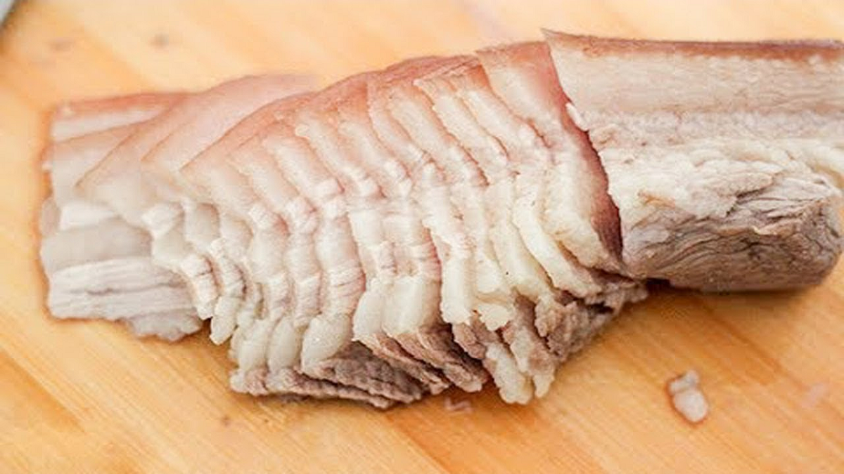 Luộc thịt lợn muốn trắng đẹp, kh&ocirc;ng h&ocirc;i, h&atilde;y nhớ mẹo đơn giản n&agrave;y - Ảnh 1.