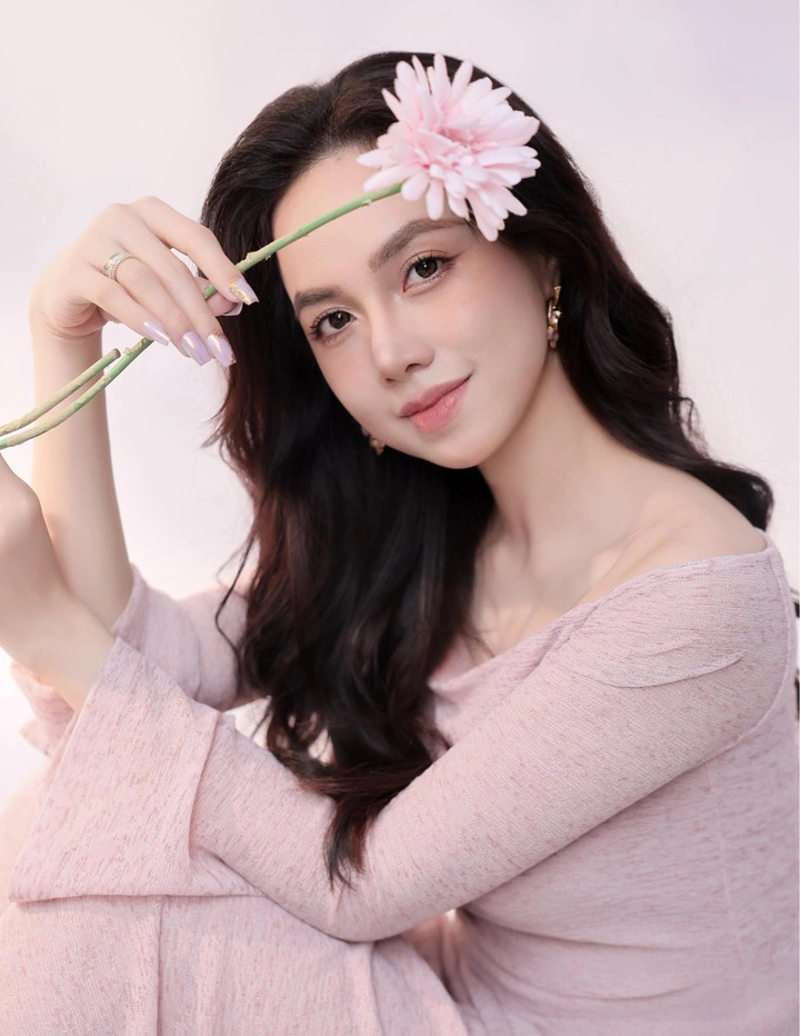Mỹ nh&acirc;n m&agrave;n ảnh từng l&agrave; thủ khoa B&aacute;o ch&iacute;, Hoa kh&ocirc;i T&acirc;y Đ&ocirc; giờ ra sao?- Ảnh 1.