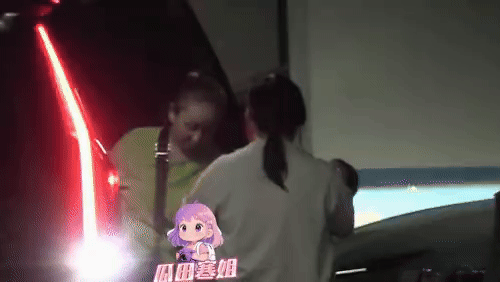 Lan truyền ảnh n&agrave;ng thơ gen Z sang Mỹ kh&aacute;m thai sinh con cho &ldquo;chủ tịch showbiz&rdquo;, diện mạo qu&yacute; tử đầu l&ograve;ng g&acirc;y sốc- Ảnh 8.