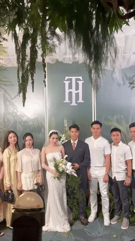 C&ocirc;ng Phượng, Văn To&agrave;n đổ bộ đ&aacute;m cưới hot nhất l&agrave;ng b&oacute;ng đ&aacute;- Ảnh 7.
