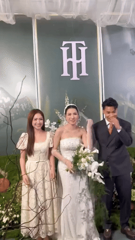 C&ocirc;ng Phượng, Văn To&agrave;n đổ bộ đ&aacute;m cưới hot nhất l&agrave;ng b&oacute;ng đ&aacute;- Ảnh 3.