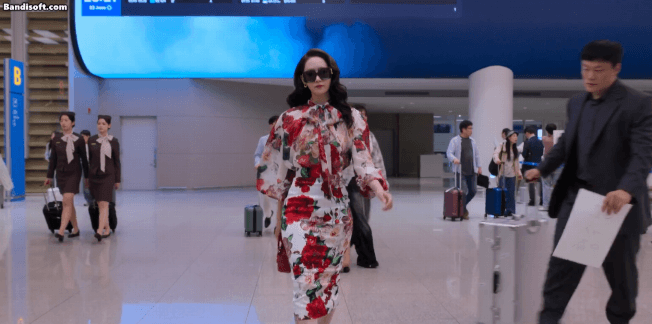 Mỹ nhân vừa xuất hiện đã gây sốt với 7 triệu lượt xem: Visual sang như báu vật, thần thái không thể rời mắt- Ảnh 2. Mỹ nhân vừa xuất hiện đã gây sốt với 7 triệu lượt xem: Visual sang như báu vật, thần thái không thể rời mắt- Ảnh 2.