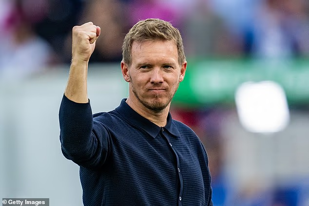 N&agrave;ng WAG g&acirc;y tranh c&atilde;i nhất World Cup 2026: Bỏ nghề ph&oacute;ng vi&ecirc;n v&igrave; y&ecirc;u HLV tuyển Đức, xuất hiện nhiều đến mức cầu thủ cũng thấy ngại- Ảnh 7.