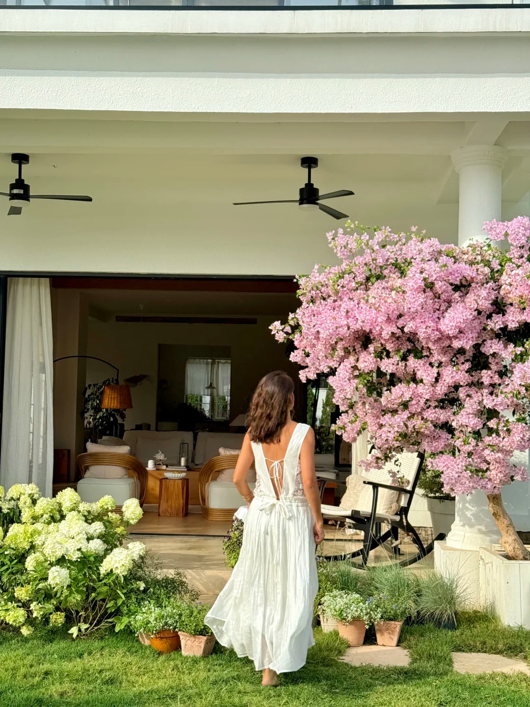 Căn biệt thự 850m2 b&ecirc;n hồ, tiện nghi như resort kh&eacute;p k&iacute;n của người phụ nữ kh&ocirc;ng đi l&agrave;m, kh&ocirc;ng kết h&ocirc;n - Ảnh 18.