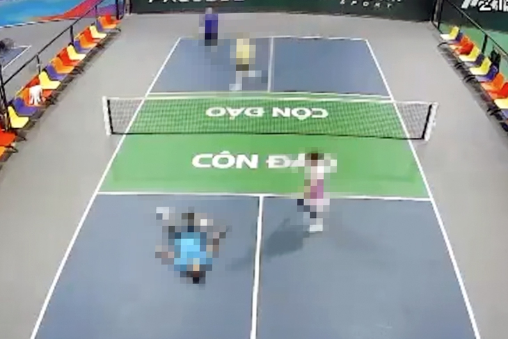 Danh t&iacute;nh người đ&agrave;n &ocirc;ng gục xuống s&acirc;n tử vong khi đang đ&aacute;nh pickleball ở TP.HCM- Ảnh 1.