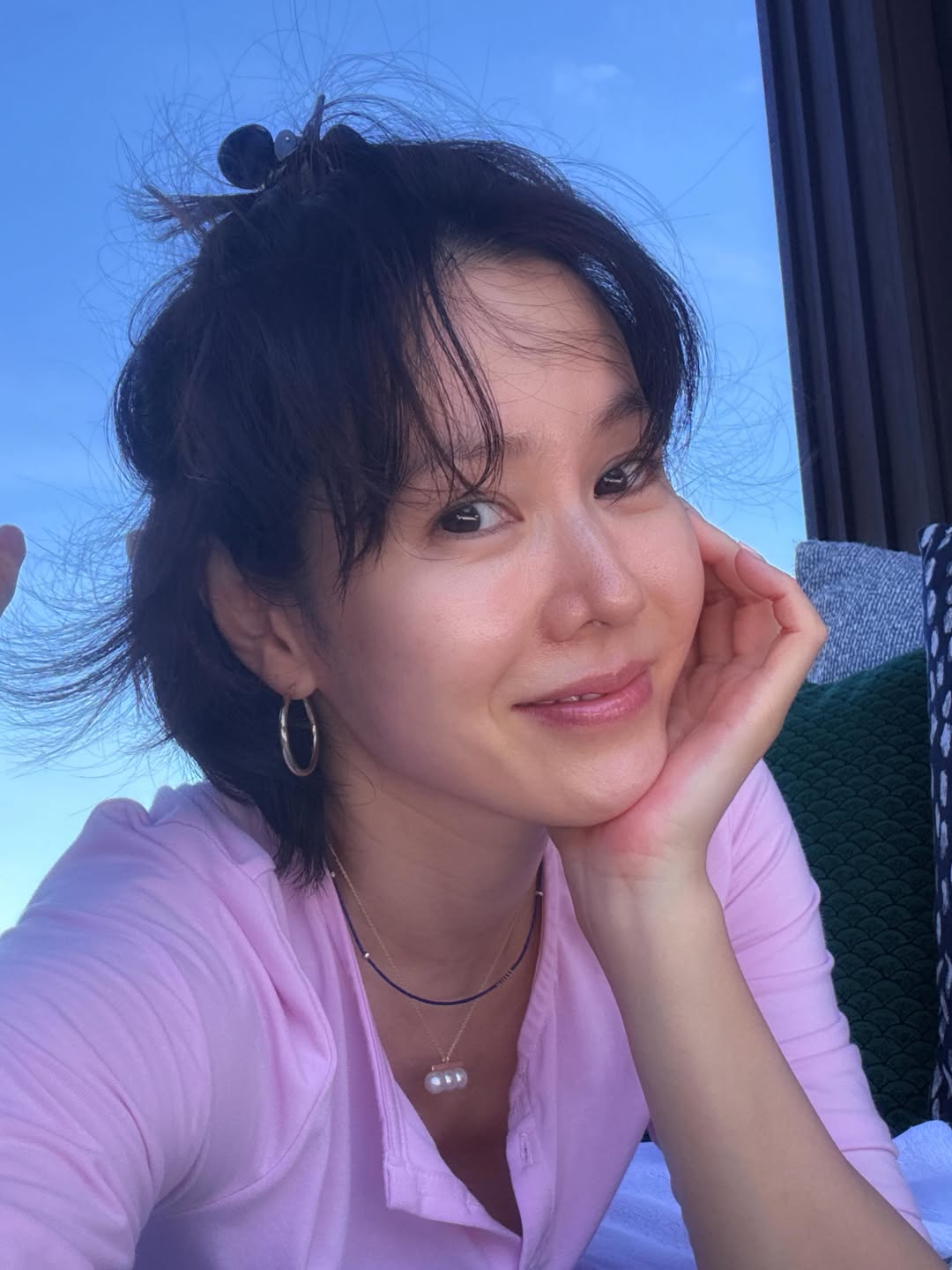 Lần đầu thấy Son Ye Jin li&ecirc;n tục khoe style m&aacute;t mẻ thế n&agrave;y: To&agrave;n đồ đơn giản nhưng dễ ưng- Ảnh 14.