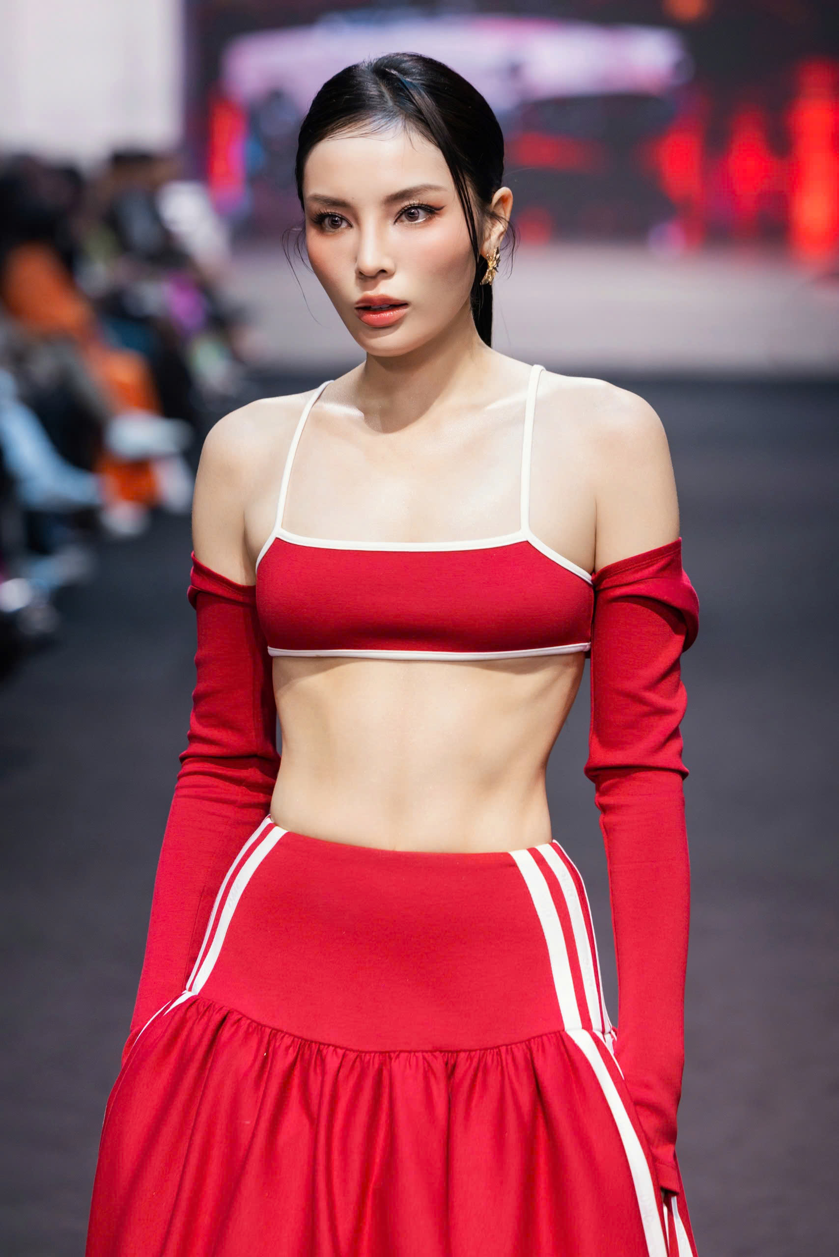 Khung h&igrave;nh gấp 3 visual hiếm thấy trong showbiz: Thanh Thuỷ, Tiểu Vy, Kỳ Duy&ecirc;n xứng danh Hoa hậu ch&aacute;nh cung, nh&igrave;n sao cũng đẹp- Ảnh 7.