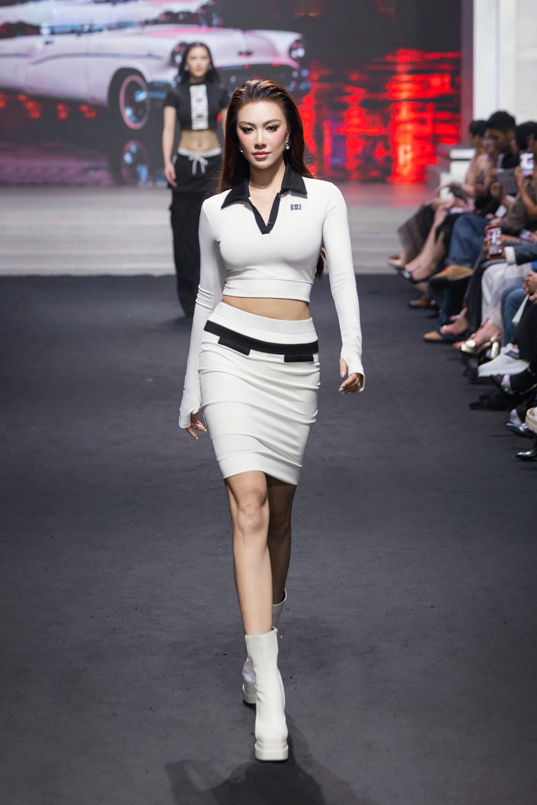 Khung h&igrave;nh gấp 3 visual hiếm thấy trong showbiz: Thanh Thuỷ, Tiểu Vy, Kỳ Duy&ecirc;n xứng danh Hoa hậu ch&aacute;nh cung, nh&igrave;n sao cũng đẹp- Ảnh 4.