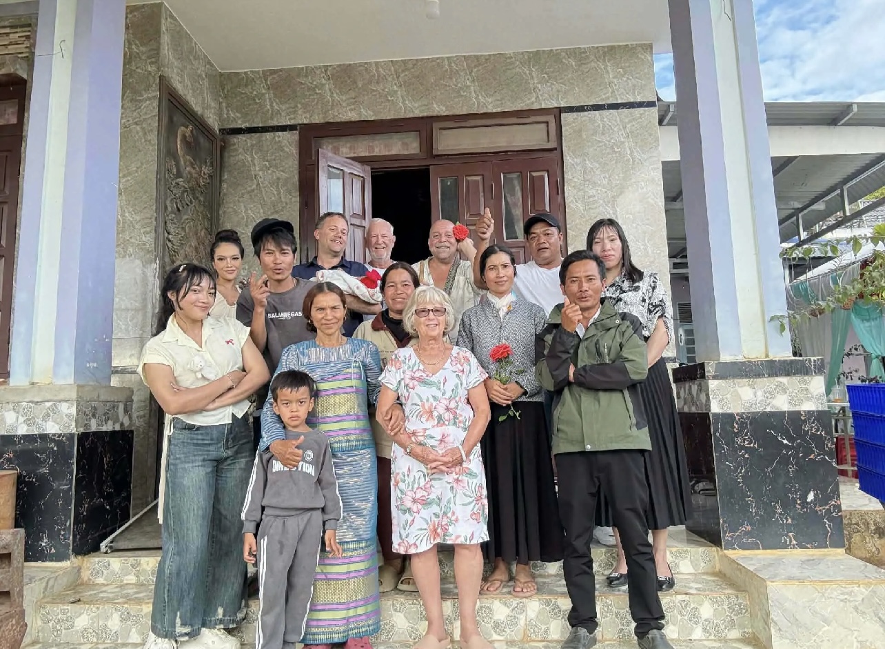 Say đắm mẹ đơn th&acirc;n k&eacute;m 16 tuổi, kỹ sư &Uacute;c lặn lội sang Việt Nam t&igrave;m gặp, quyết định ở rể lu&ocirc;n - Ảnh 5.