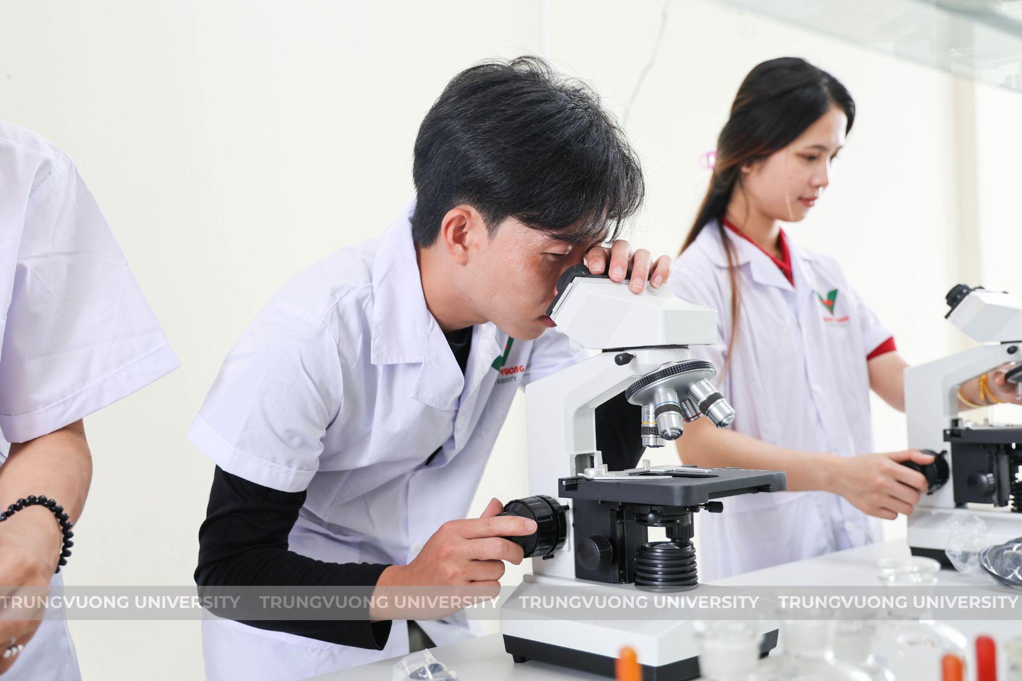 Trường Đại học Trưng Vương: Những trải nghiệm làm nên một môi trường học tập “không chỉ có giảng đường” - Ảnh 8. Trường Đại học Trưng Vương: Những trải nghiệm làm nên một môi trường học tập “không chỉ có giảng đường” - Ảnh 8.