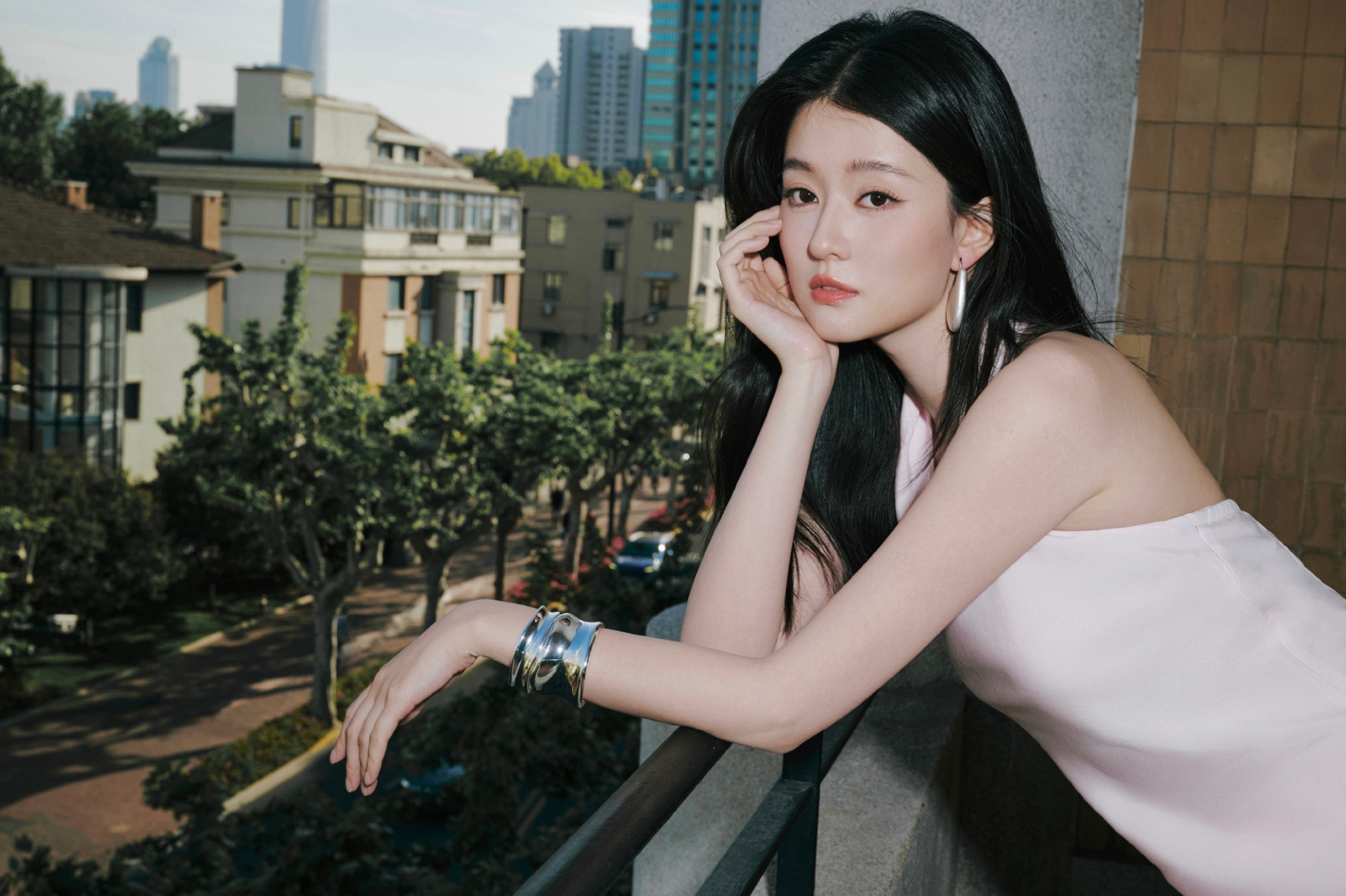 Kh&ocirc;ng ai nhận ra mỹ nh&acirc;n 9X gi&agrave;u nhất showbiz sau khi giải nghệ cưới thiếu gia tập đo&agrave;n ngh&igrave;n tỷ- Ảnh 8.