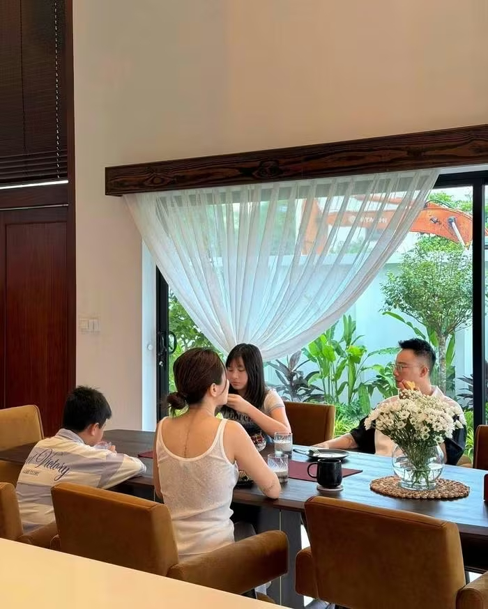Rời penthouse sang biệt thự 500m&sup2; ngoại &ocirc;, nam nghệ sĩ Việt t&igrave;m thấy &ldquo;kho b&aacute;u&rdquo; đ&aacute;ng gi&aacute; hơn tiền bạc- Ảnh 8.