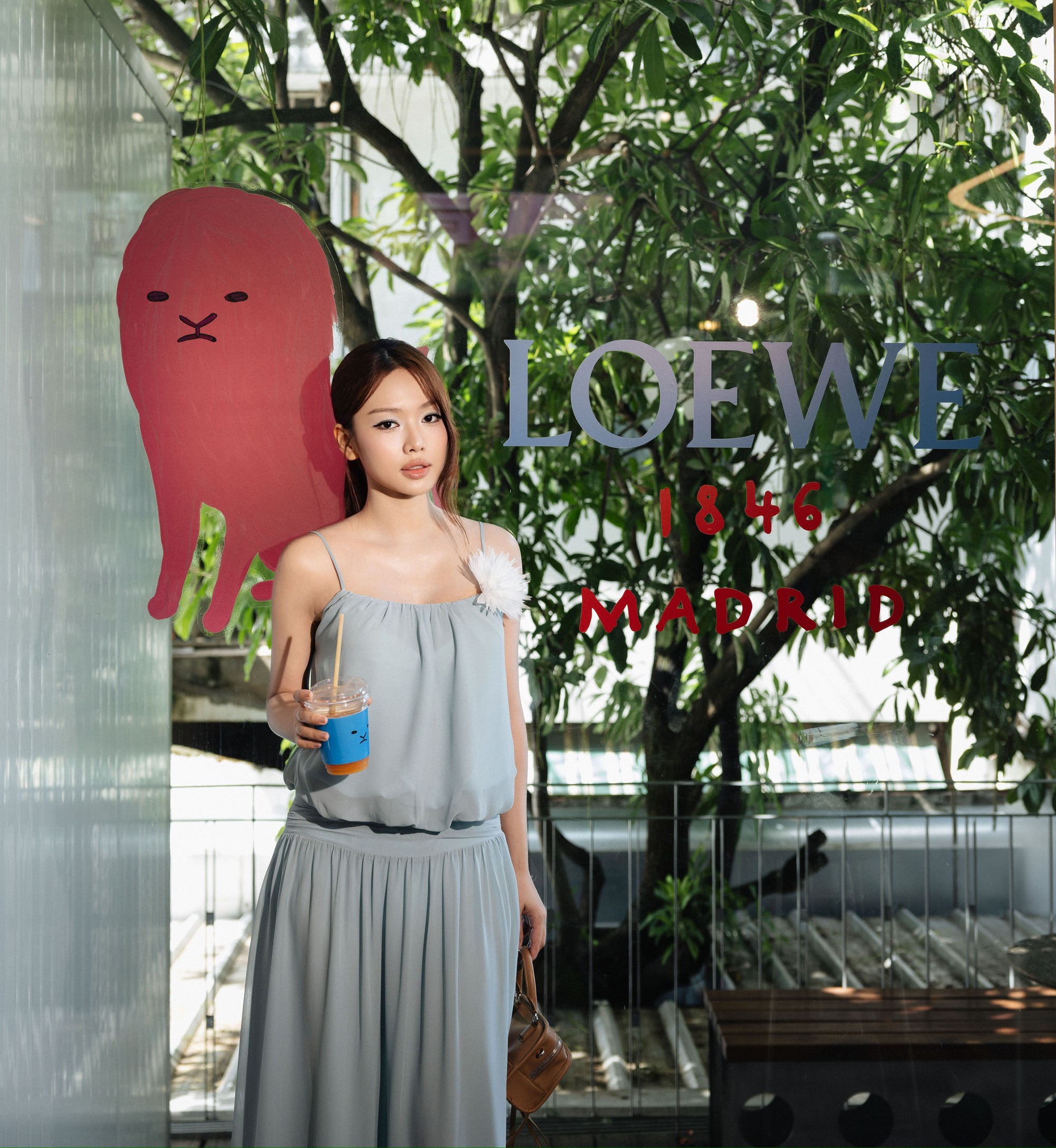 Đọc báo và chạm tay vào di sản 180 năm của LOEWE - Ảnh 6. Đọc báo và chạm tay vào di sản 180 năm của LOEWE - Ảnh 6.