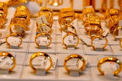 Mua v&agrave;ng xong th&igrave; gi&aacute; giảm, n&ecirc;n l&agrave;m g&igrave;? - Ảnh 2.
