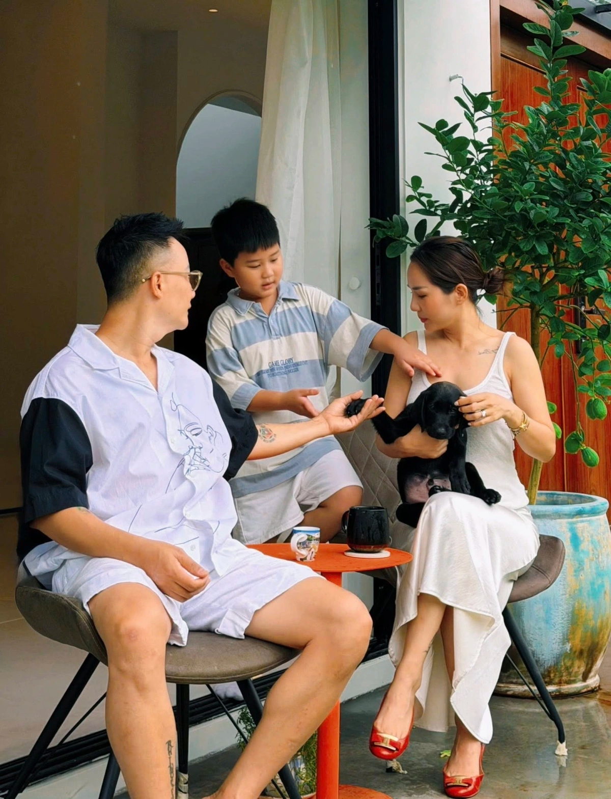 Rời penthouse sang biệt thự 500m&sup2; ngoại &ocirc;, nam nghệ sĩ Việt t&igrave;m thấy &ldquo;kho b&aacute;u&rdquo; đ&aacute;ng gi&aacute; hơn tiền bạc- Ảnh 6.