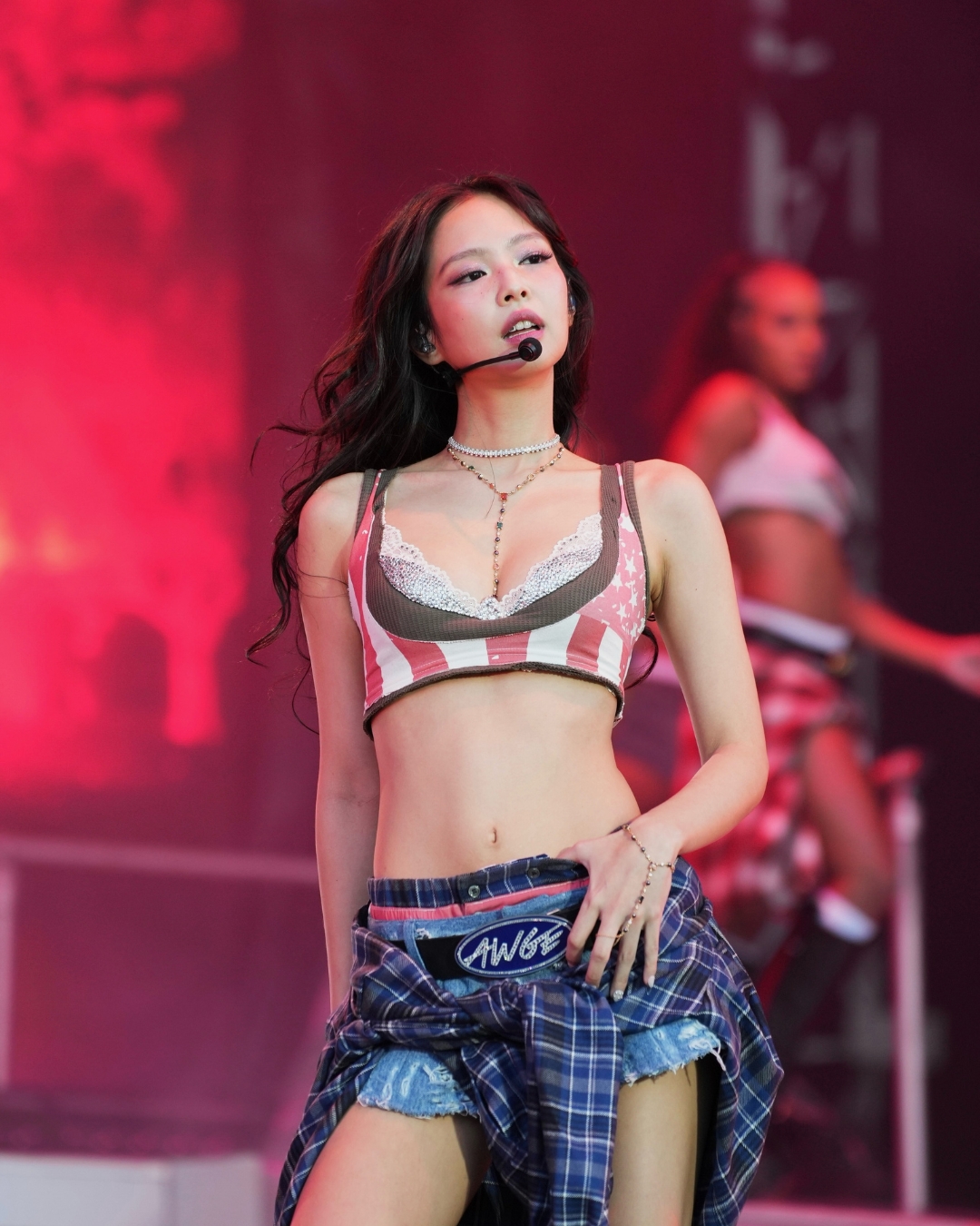4 trụ cột nhan sắc showbiz: Sang chảnh cỡ Jennie vẫn chịu thua "nhan sắc ng&agrave;n năm c&oacute; một"- Ảnh 10.
