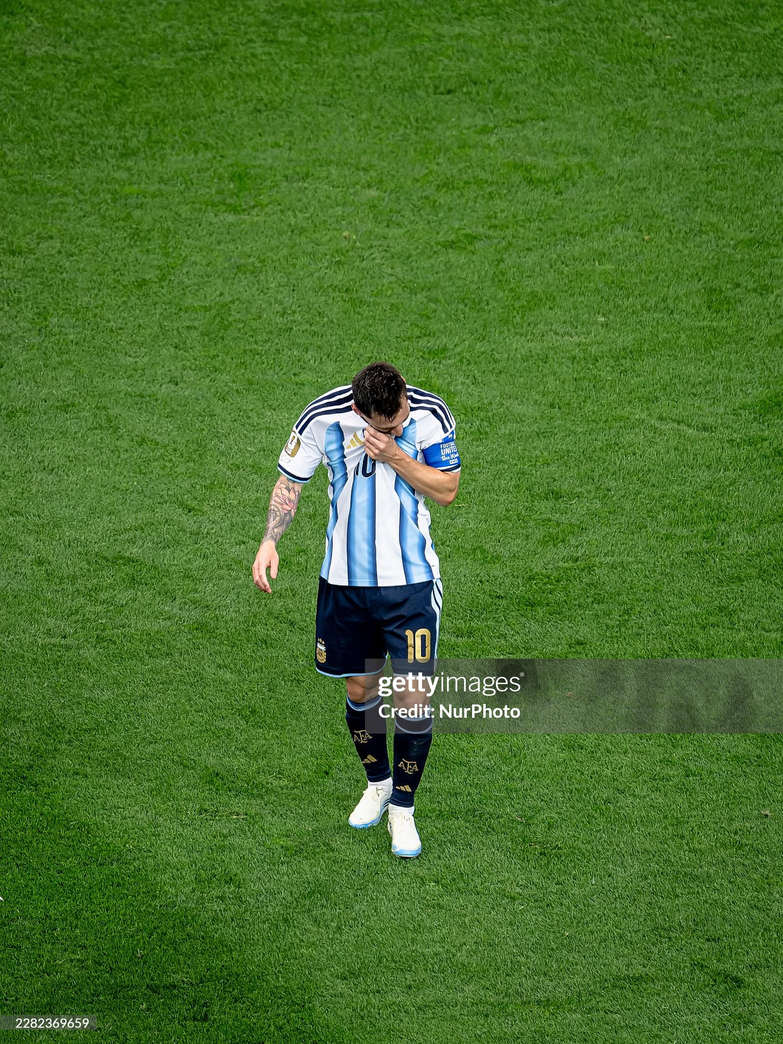 Messi: "T&ocirc;i mệt rồi"- Ảnh 2.