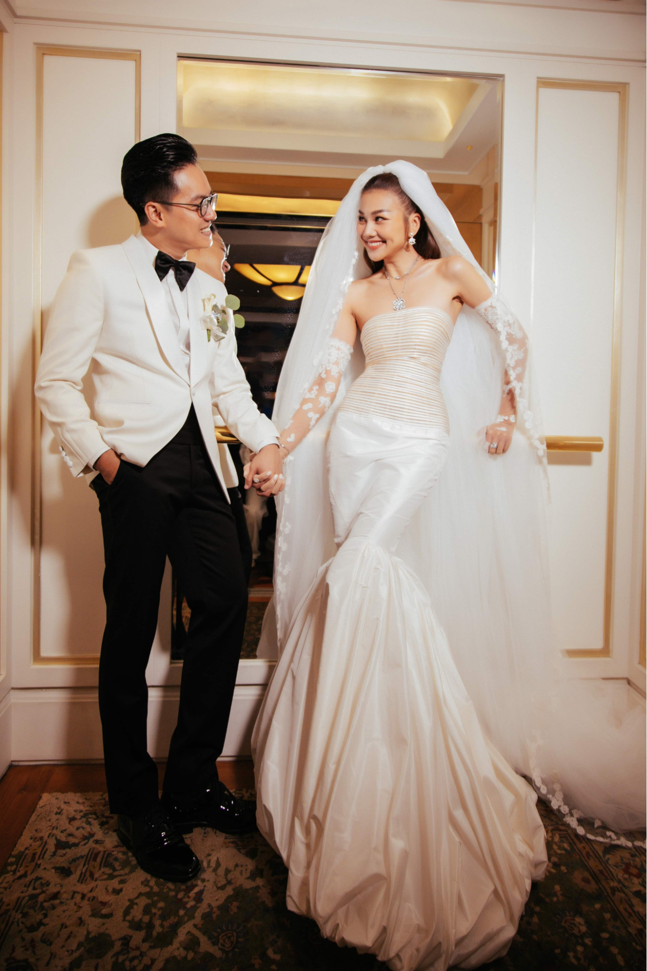 Đệ nhất vũ nữ m&agrave;n ảnh Việt đang bị cả c&otilde;i mạng ch&ecirc; bai liều m&igrave;nh đi h&aacute;t, vi&ecirc;n m&atilde;n b&ecirc;n chồng gia thế khủng- Ảnh 5.