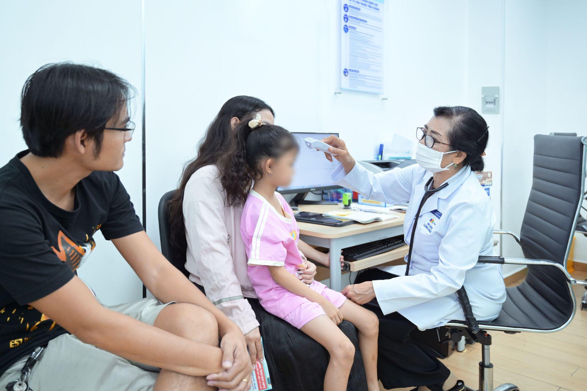 Não mô cầu “càn quét” sức khỏe trong 24 giờ: Bác sĩ lưu ý cách phòng bệnh chủ động cho trẻ - Ảnh 1. Não mô cầu “càn quét” sức khỏe trong 24 giờ: Bác sĩ lưu ý cách phòng bệnh chủ động cho trẻ - Ảnh 1.