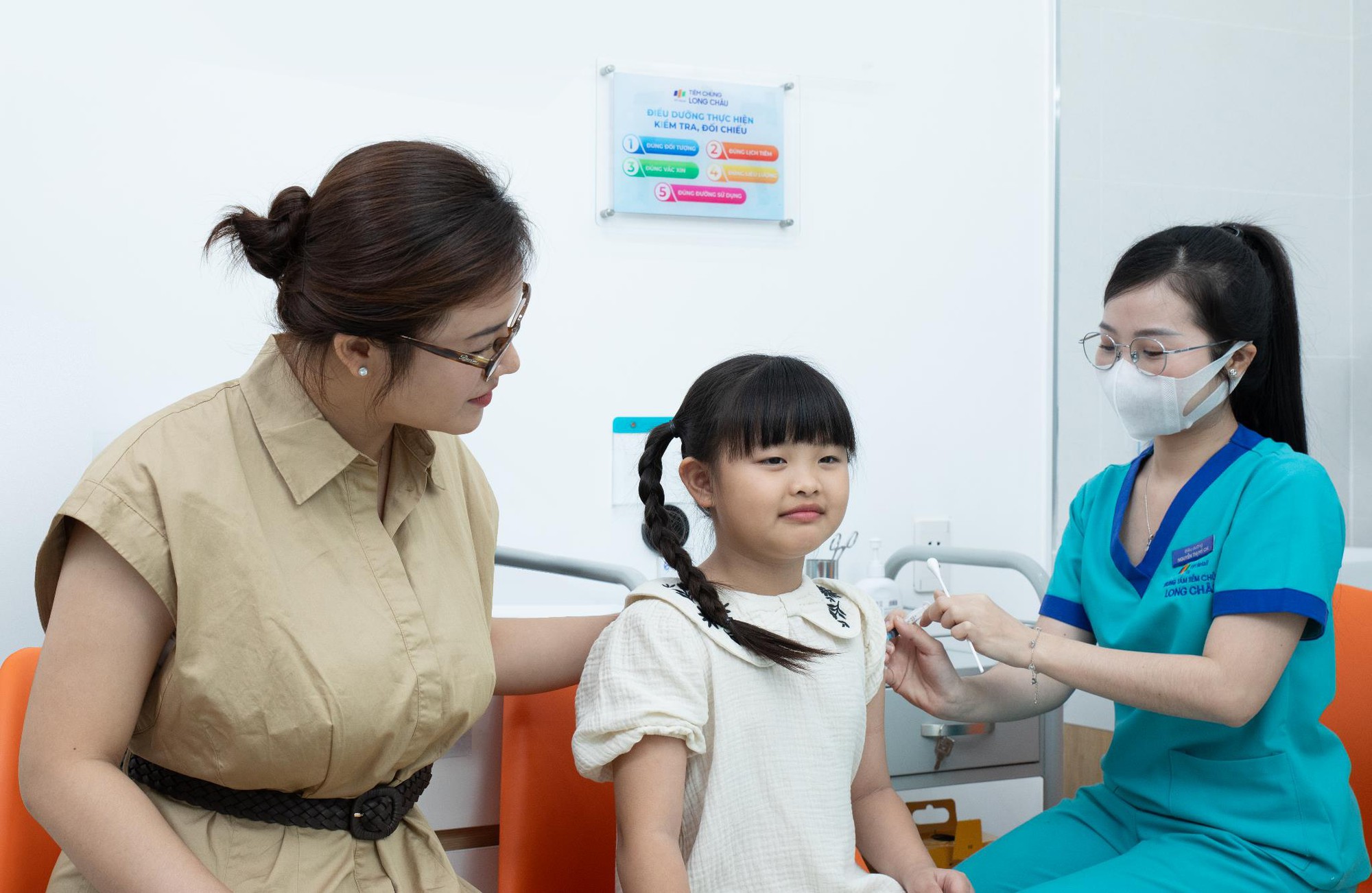 Não mô cầu “càn quét” sức khỏe trong 24 giờ: Bác sĩ lưu ý cách phòng bệnh chủ động cho trẻ - Ảnh 3. Não mô cầu “càn quét” sức khỏe trong 24 giờ: Bác sĩ lưu ý cách phòng bệnh chủ động cho trẻ - Ảnh 3.