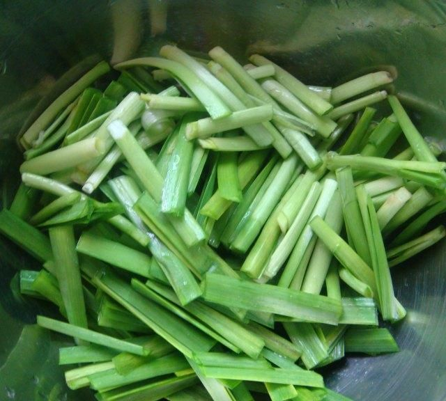 Mẹ chồng t&ocirc;i n&oacute;i rằng ăn 2 m&oacute;n n&agrave;y lu&acirc;n phi&ecirc;n rất tốt cho thận, mắt v&agrave; t&oacute;c: Nguy&ecirc;n liệu rẻ lại dễ nấu v&agrave; ngon - Ảnh 3.
