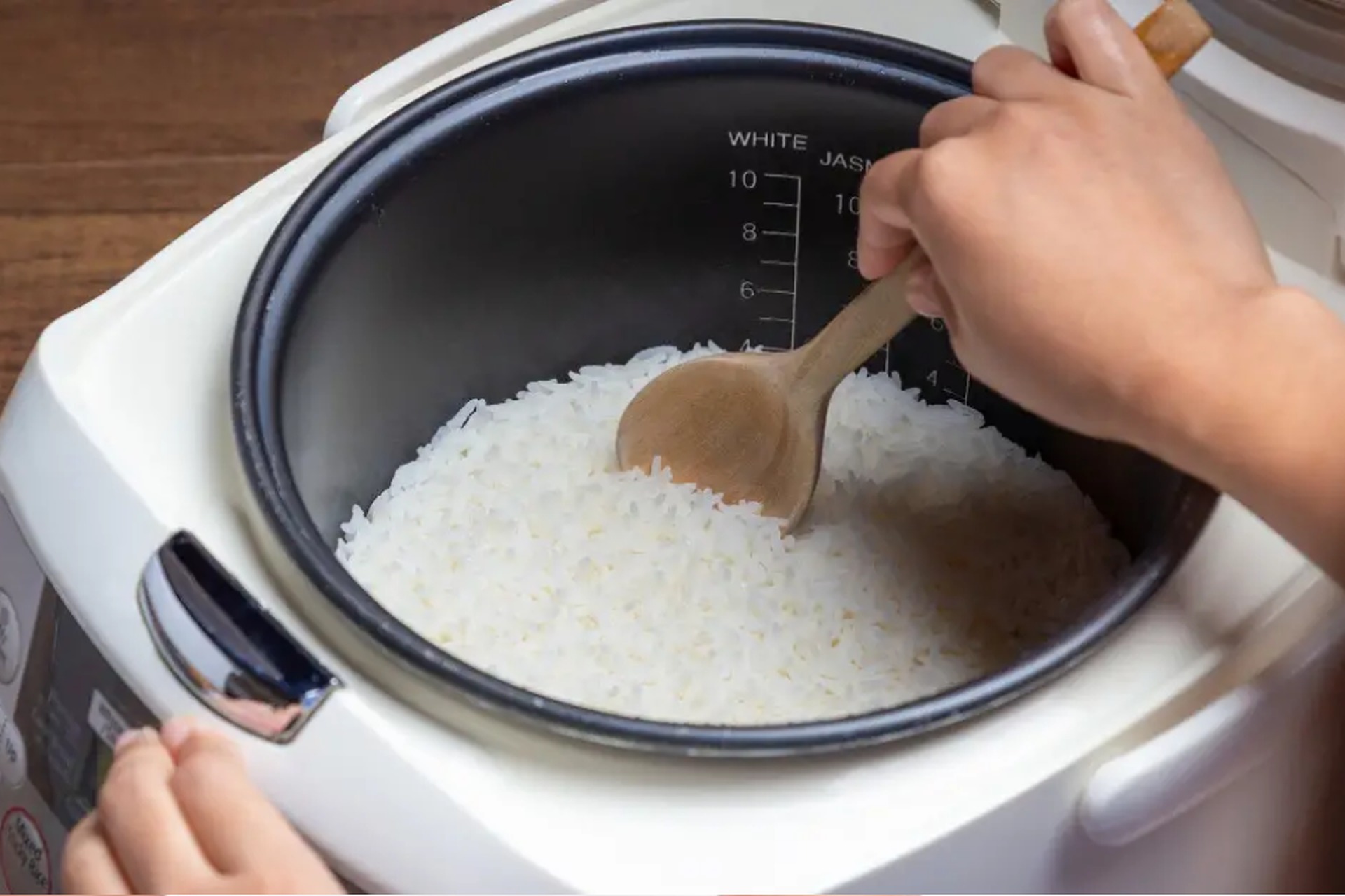 3 m&oacute;n đồ điện trong nh&agrave; cần r&uacute;t ph&iacute;ch cắm trước khi ngủ- Ảnh 3.