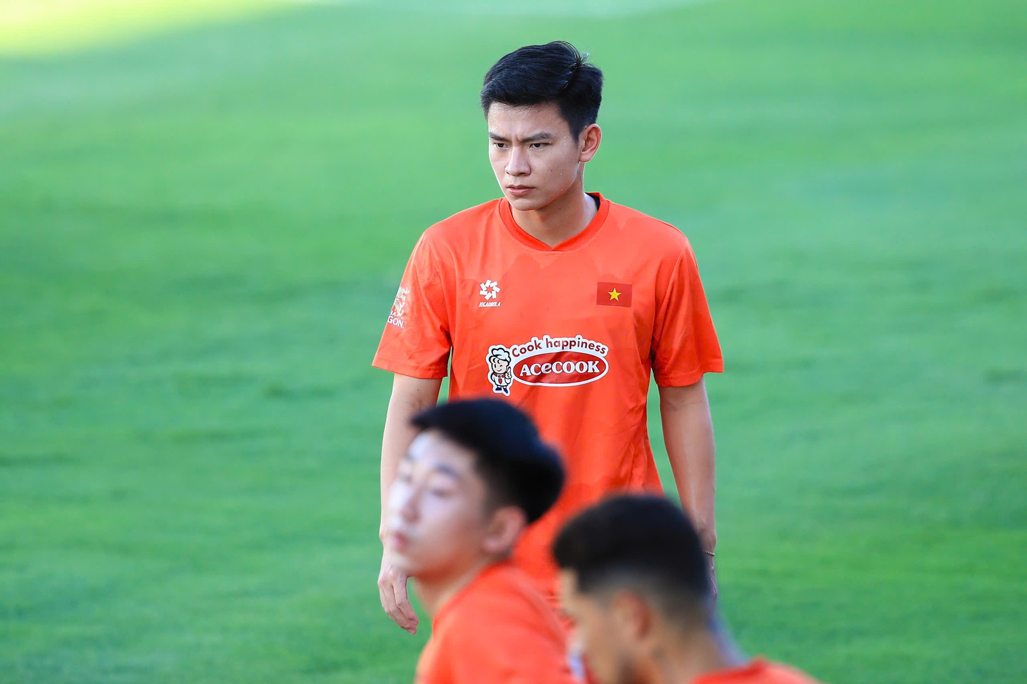 Tuyển Việt Nam tập giữa "chảo lửa" chuẩn bị cho ASEAN Cup: Đ&igrave;nh Bắc, L&acirc;m T&acirc;y, Trung Ki&ecirc;n mướt mồ h&ocirc;i visual vẫn s&aacute;ng bừng!  - Ảnh 11.