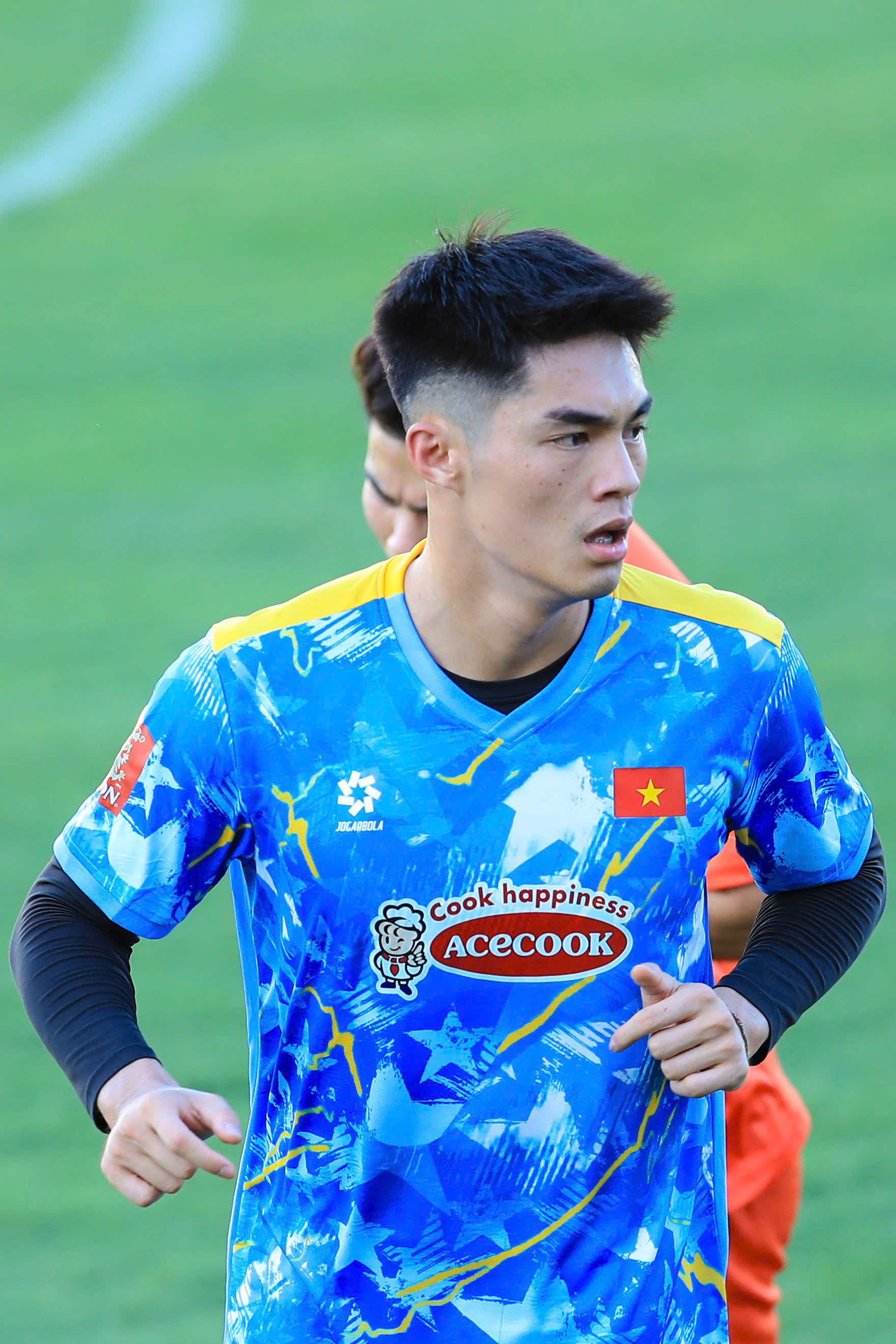 Tuyển Việt Nam tập giữa "chảo lửa" chuẩn bị cho ASEAN Cup: Đ&igrave;nh Bắc, L&acirc;m T&acirc;y, Trung Ki&ecirc;n mướt mồ h&ocirc;i visual vẫn s&aacute;ng bừng!  - Ảnh 4.