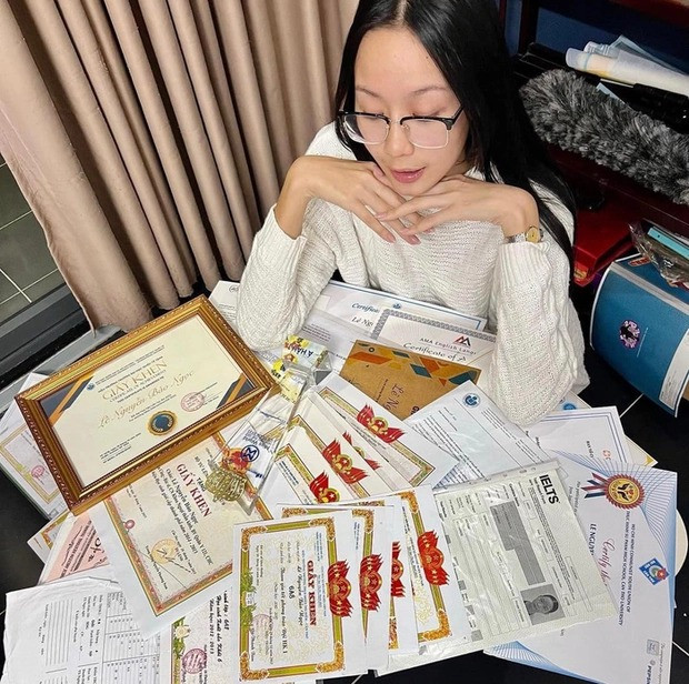 Bạn c&ugrave;ng lớp tiết lộ sự thật về chuyện học h&agrave;nh của Bảo Ngọc sau drama d&ugrave;ng AI sửa thư mời tr&uacute;ng tuyển- Ảnh 3.