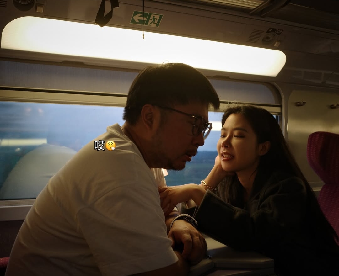 Tiếp vi&ecirc;n h&agrave;ng kh&ocirc;ng đổi đời nhờ đưa khăn giấy cho h&agrave;nh kh&aacute;ch lau nước mắt: 10 năm sau gi&agrave;u đến mức ở resort như ở nh&agrave; - Ảnh 5.