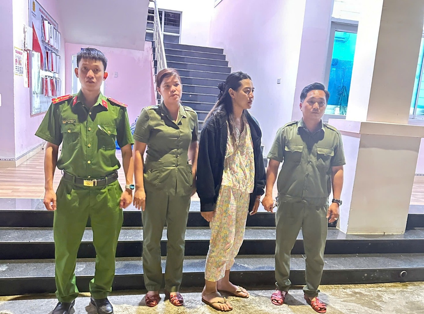 Bắt giữ đối tượng truy nã Bùi Phương Hồng SN 1998- Ảnh 1. Bắt giữ đối tượng truy nã Bùi Phương Hồng SN 1998- Ảnh 1.