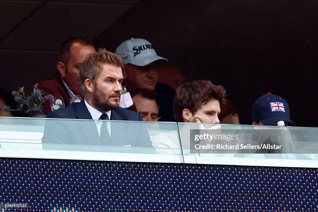 Beckham phong độ lịch l&atilde;m cũng phải cau m&agrave;y thất vọng về tuyển Anh khi bị Ghana cầm ho&agrave;  - Ảnh 3.