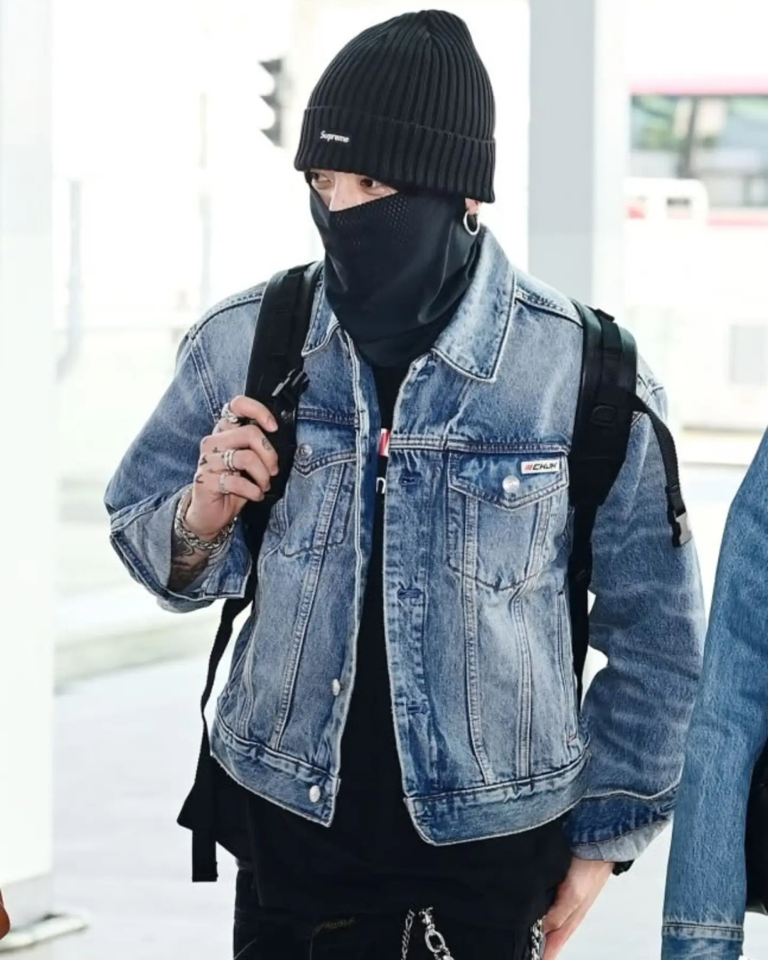 B&agrave;n tay đắt đỏ của "em &uacute;t v&agrave;ng" BTS: Ph&aacute;i mạnh chơi kim cương vẫn l&agrave; một đẳng cấp kh&aacute;c!- Ảnh 7.