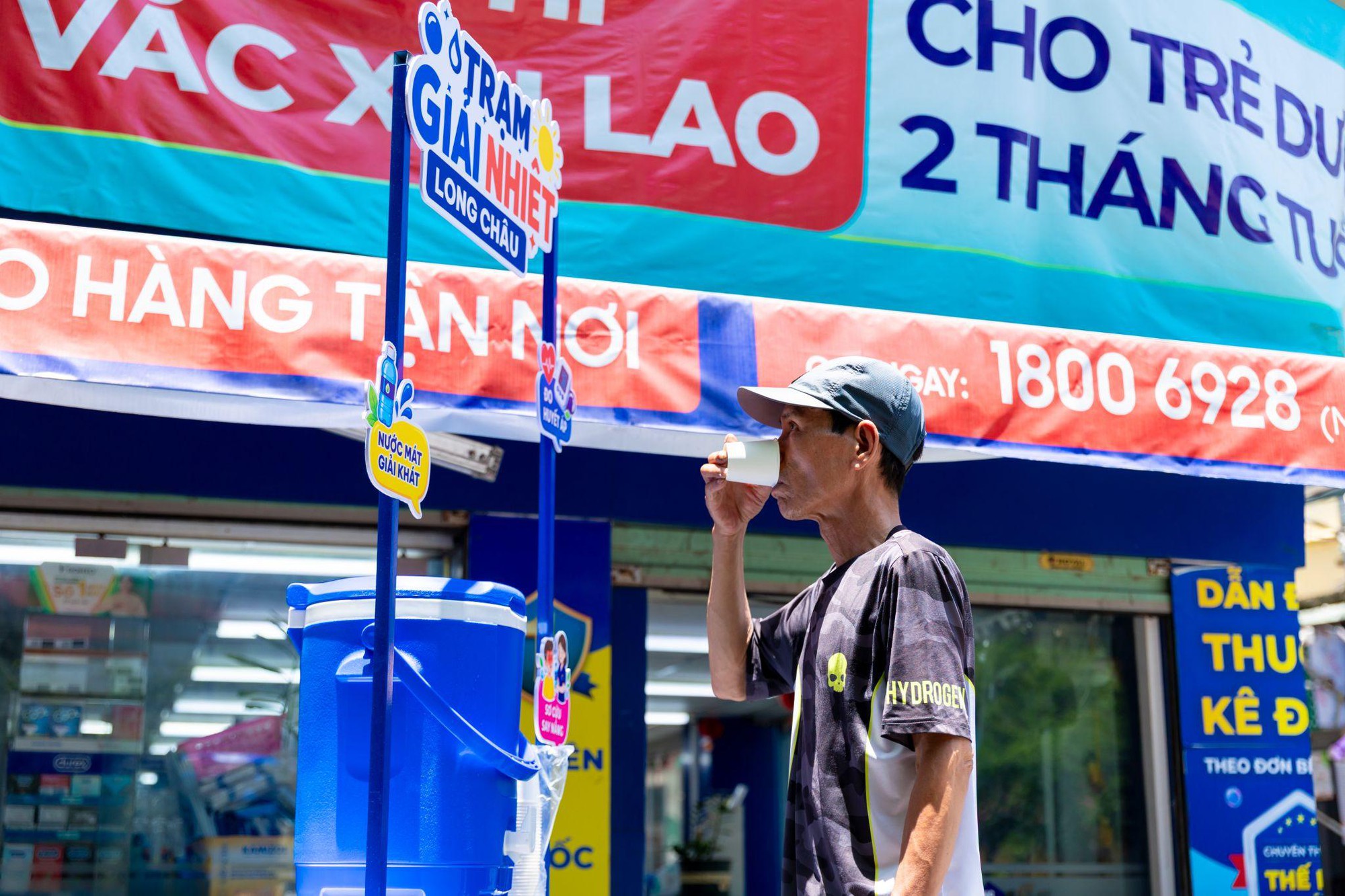 Từ h&ocirc;m nay, người d&acirc;n cả nước c&oacute; th&ecirc;m hơn 1.000 điểm giải nhiệt v&agrave; chăm s&oacute;c sức khỏe miễn ph&iacute; tại Long Ch&acirc;u - Ảnh 1.