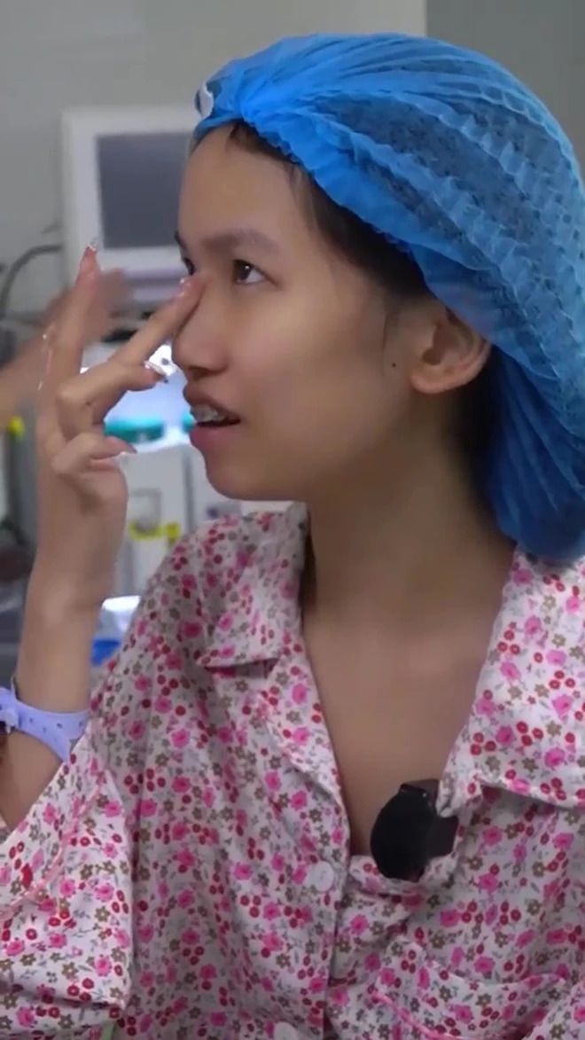 Mắc cỡ gi&ugrave;m tiểu thư Việt chi 200 triệu dao k&eacute;o: Diễn xuất thua cả AI, xem Ngu Thư H&acirc;n c&ograve;n thấy hay hơn- Ảnh 8.