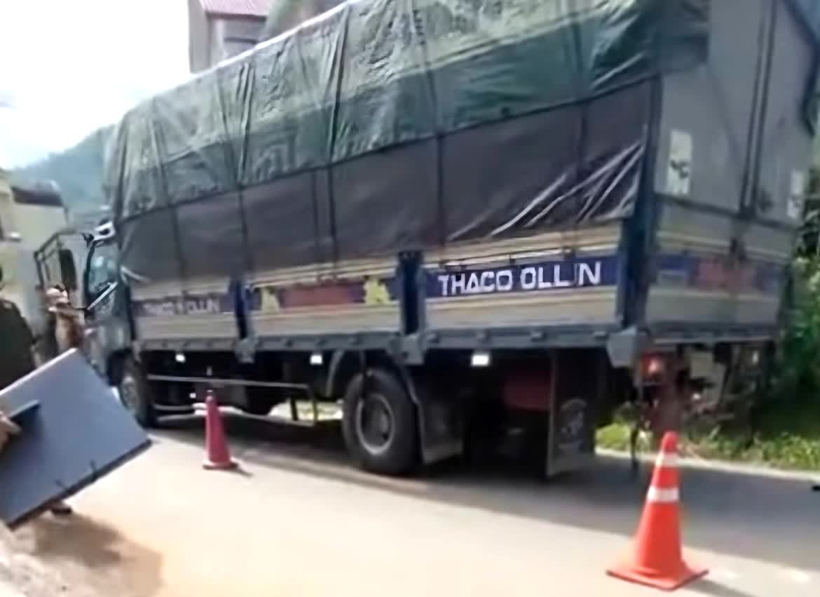 Va chạm với &ocirc; t&ocirc;, 2 ch&aacute;u nhỏ tử vong ở Ph&uacute; Thọ: Nạn nh&acirc;n l&agrave; chị em ruột, đang về nh&agrave; b&agrave; ngoại chơi- Ảnh 1.