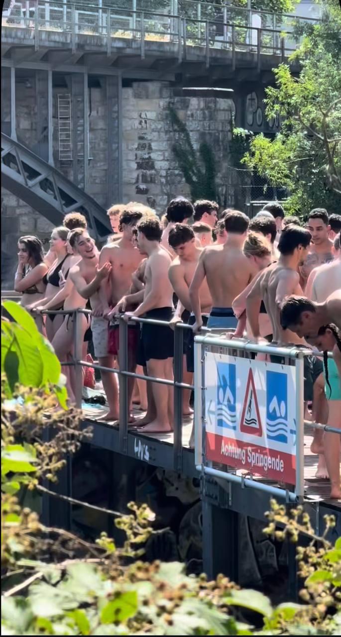 Paris h&oacute;a th&agrave;nh biển, London ph&aacute;t cảnh b&aacute;o khẩn cấp ng&agrave;y cả Ch&acirc;u &Acirc;u biến th&agrave;nh "chảo lửa"- Ảnh 21.