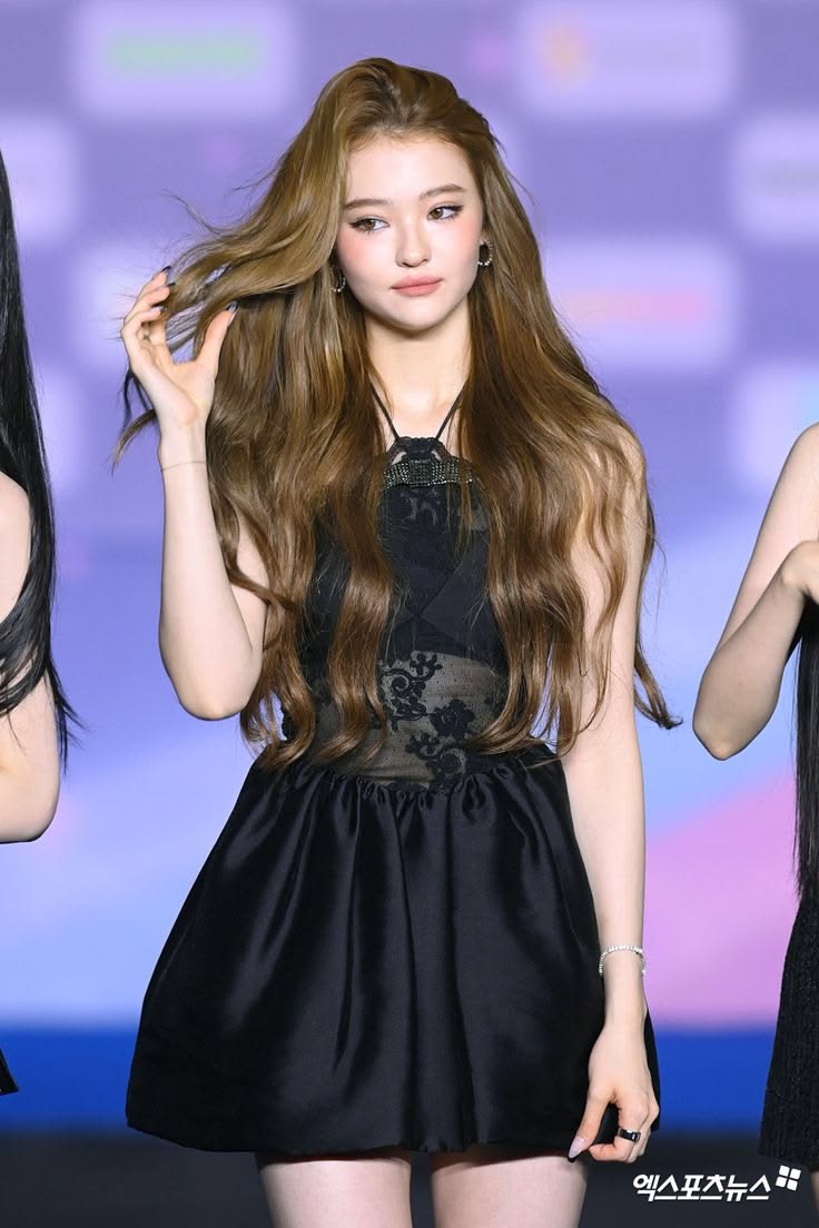 Mỹ nh&acirc;n sở hữu "suối t&oacute;c" đẹp nhất nh&igrave; showbiz tiết lộ b&iacute; quyết gội đầu lạ đời- Ảnh 3.